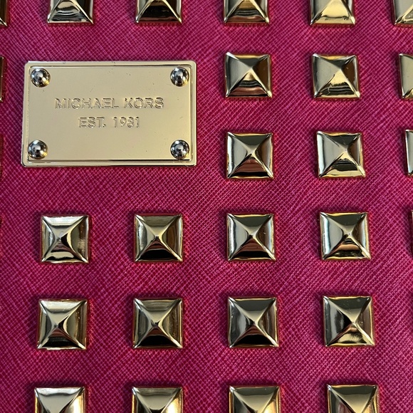 Michael Kors Wristlet - Picture 1 of 16